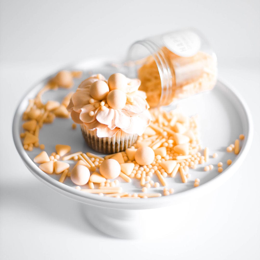 Happy Sprinkles alzata per torta a pioggia bianca piccola