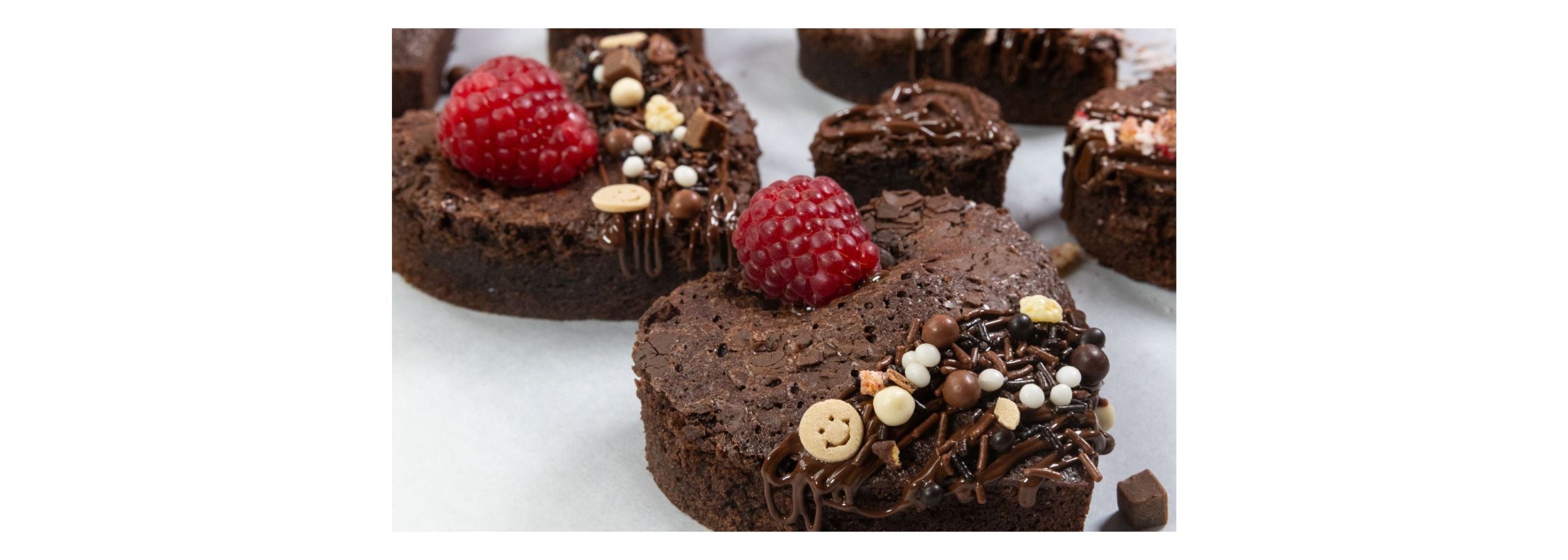 Saftige Schokoladenbrownies mit Himbeeren